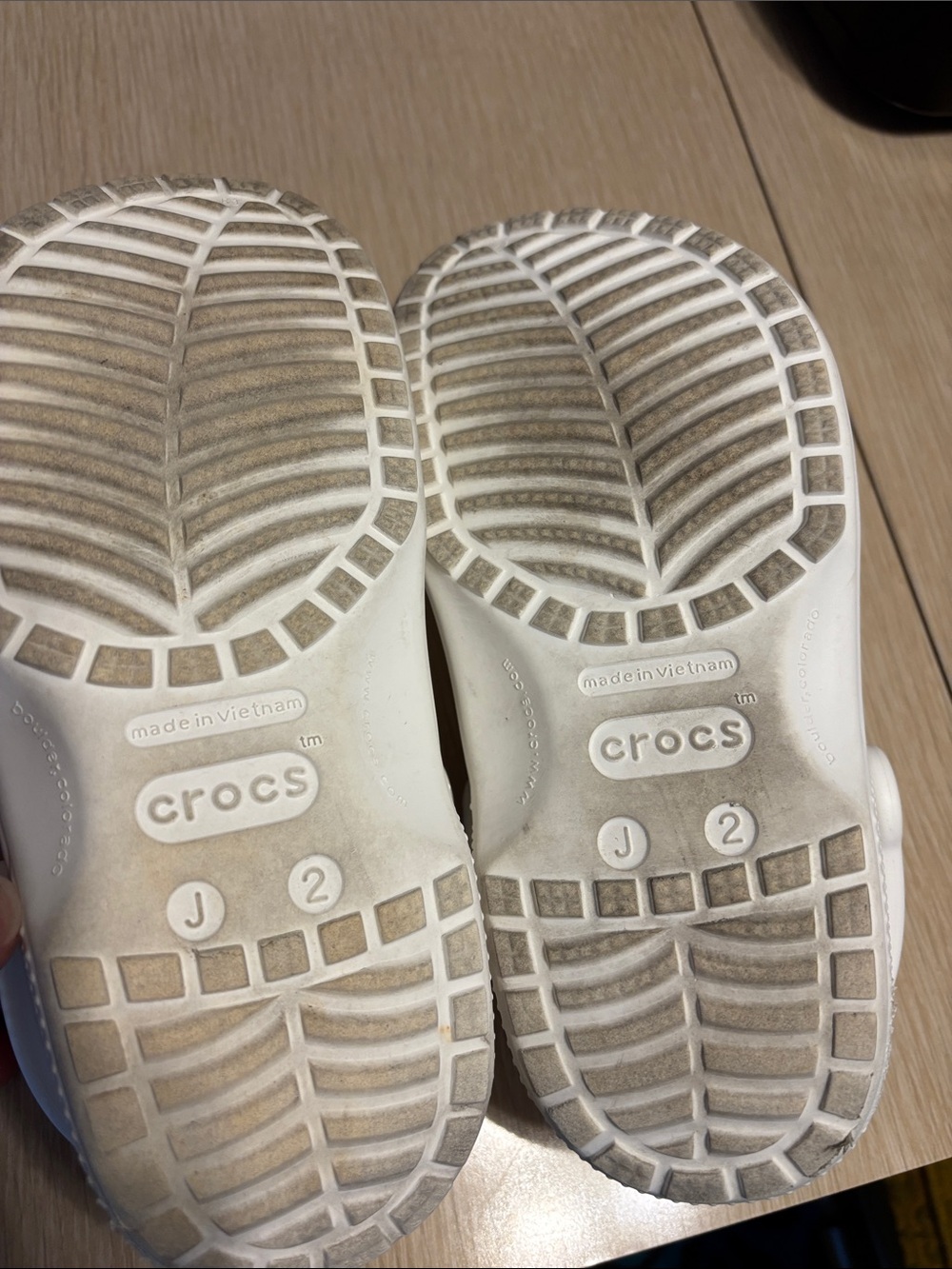 CROCS Kids White Classic Clog Sandals - Picture 4 of 4